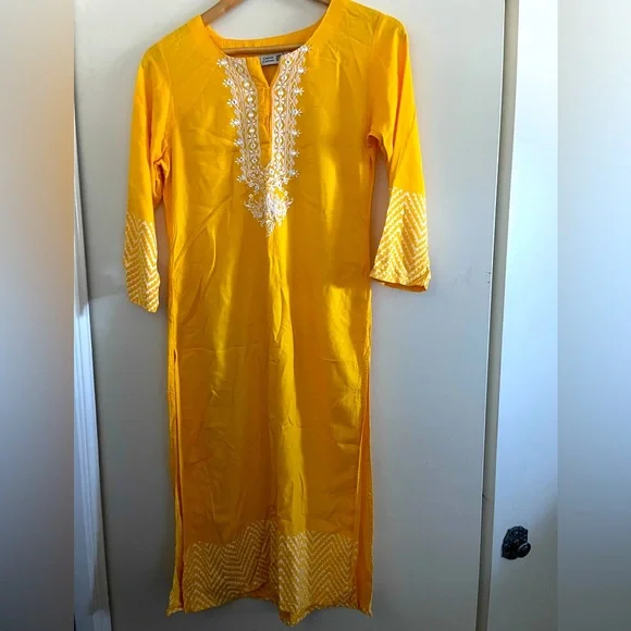 Cotton Culture embroidered details dress ( 17 f2f x 42)
